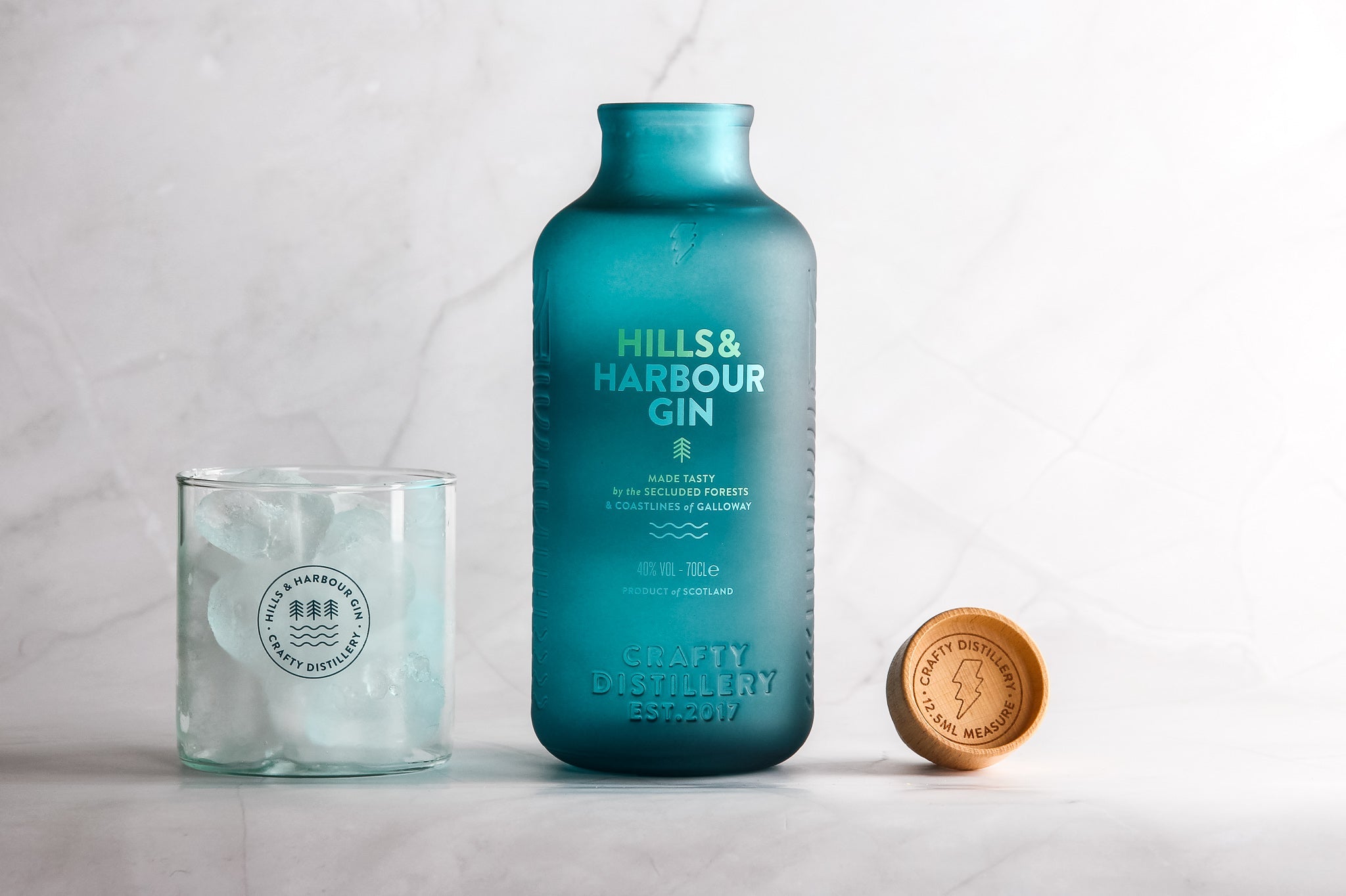Hills & Harbour Gift Set 40% abv 70cl + Two Glasses